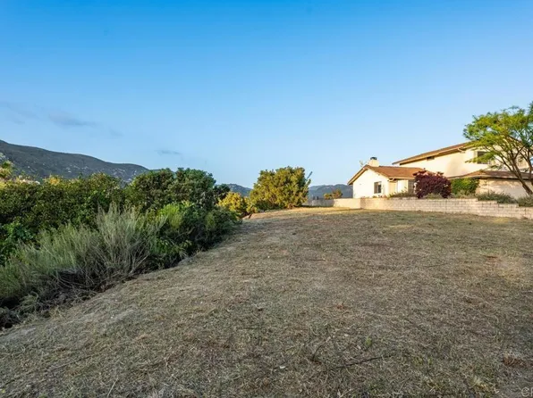 17249 Saint Helena Dr, Ramona, CA 92065