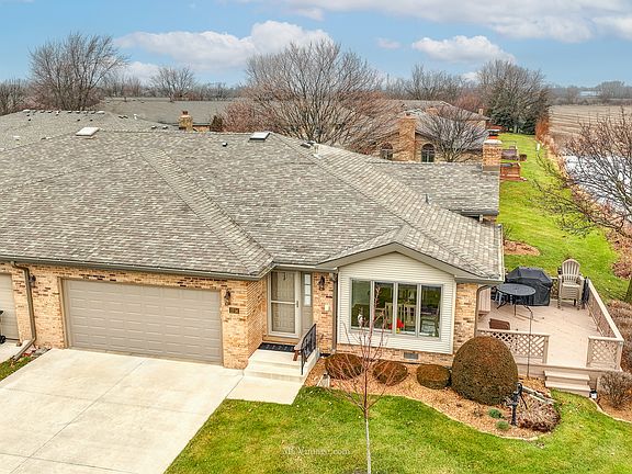 2nd image of 1714 Foxwood Dr #1714