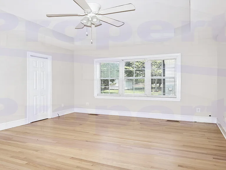 126 Linda St #A — Photo 10
