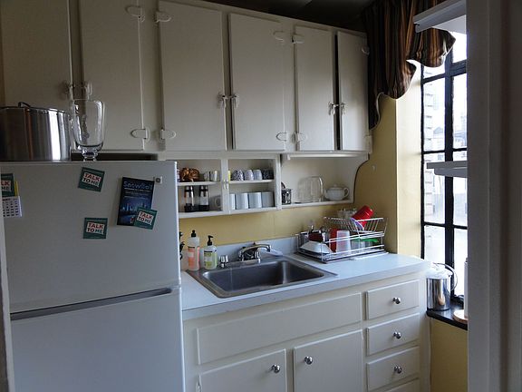 3rd image of 353 W 56th St APT 9G