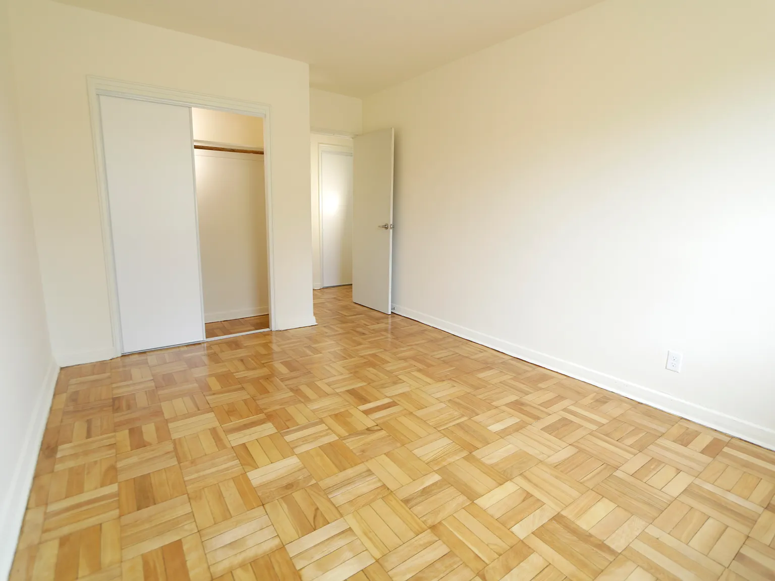 Deepwood Apartments — Photo 4