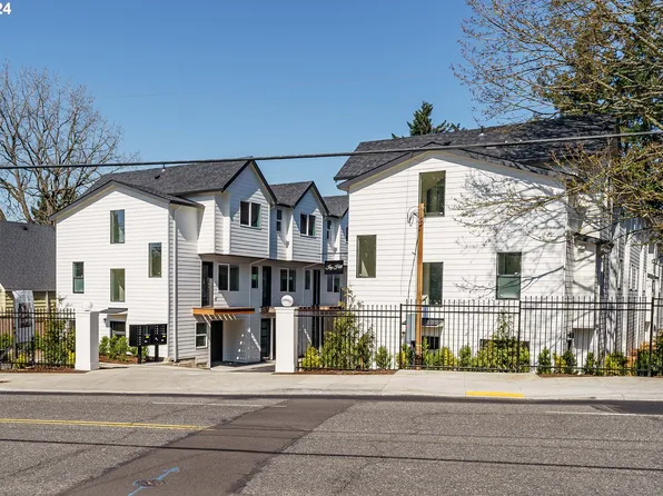 6381 E Burnside St, Portland, OR 97215