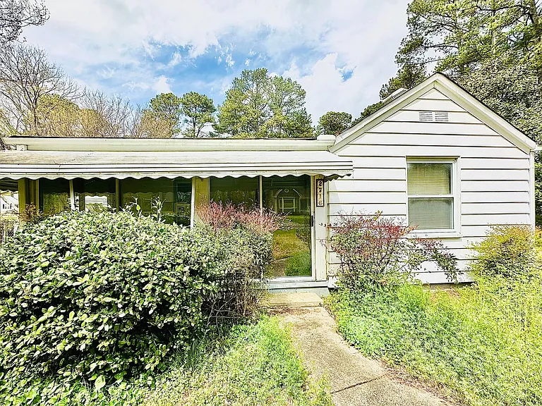 2716 Fawn Ave — Photo 1