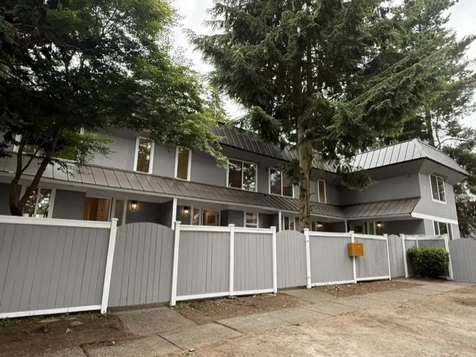 7900 Edmonds 4-Plex