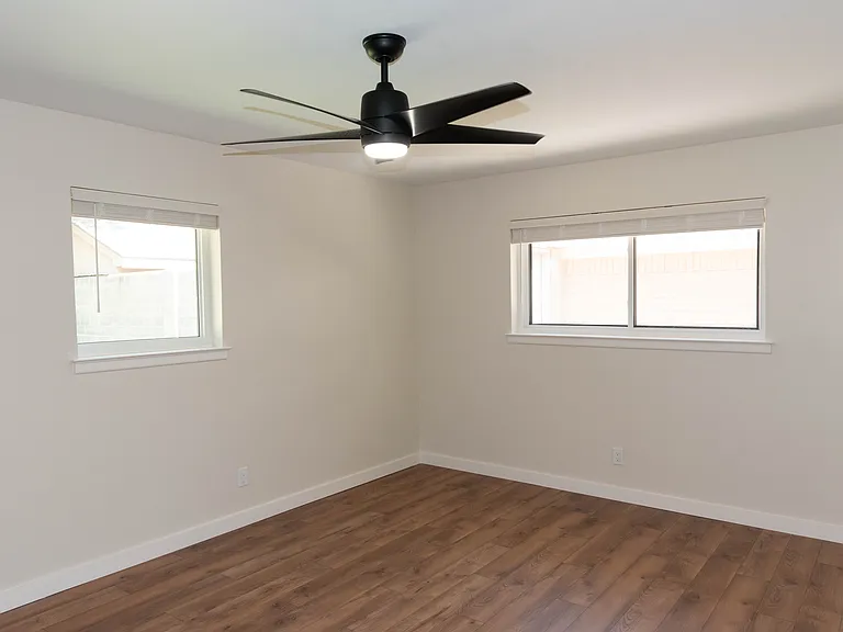 2504 Sinclair Ave — Photo 17