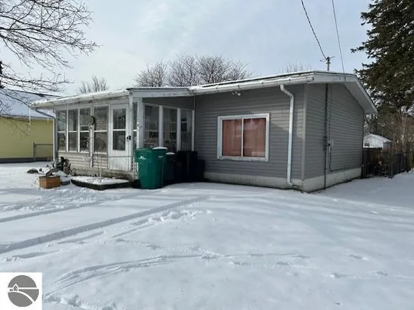 124 S 1st Ave, Tawas City, MI 48763