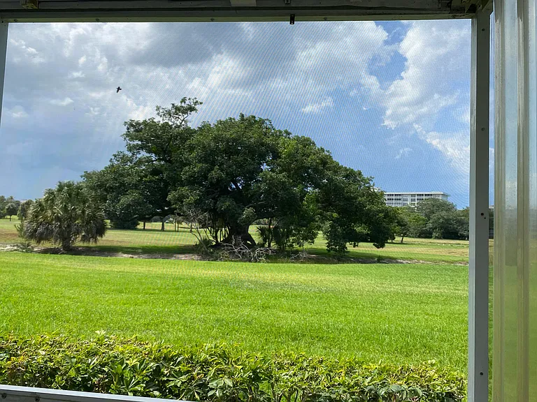 2751 S Palm Aire Dr #107 — Photo 25