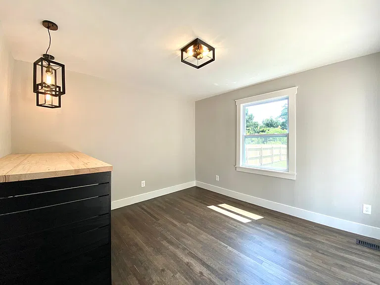 2221 Highland St — Photo 11