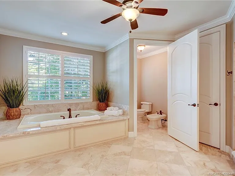 1528 NE Outrigger Landings Dr #208 — Photo 52