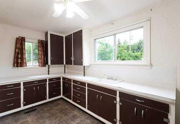 3rd image of 5304 E 56th St