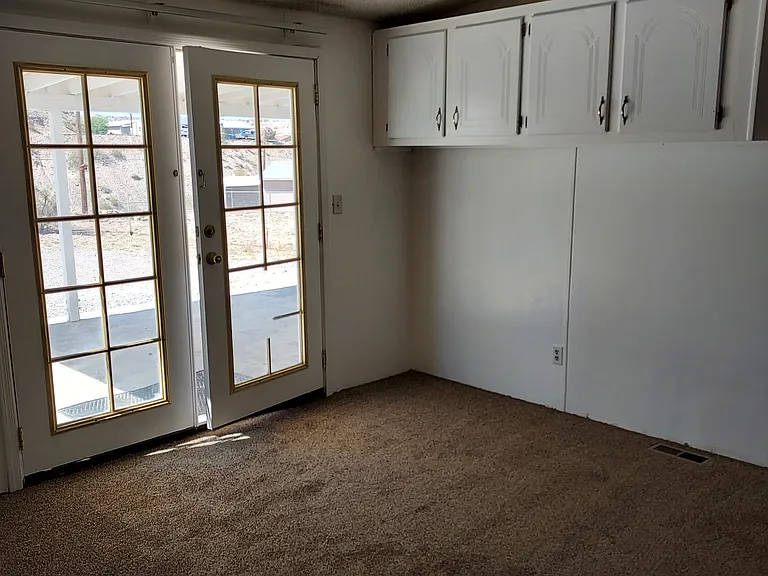 2466 Merrill Ave — Photo 21