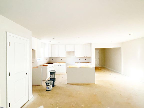 4th image of 104 Chapman Rd
