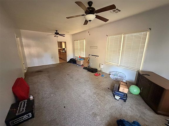 3rd image of 810 W Spruce Ave