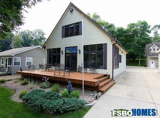 4053 240th St, Clear Lake, IA 50428