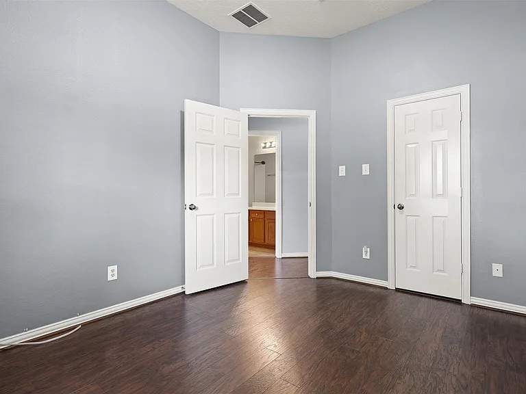 7611 Waterlilly Ln — Photo 18