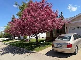 115 Macewan Park Hts NW, Calgary, AB T3K3W6