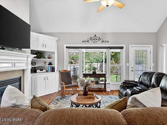 2nd image of 6113 Sweetbay Dr