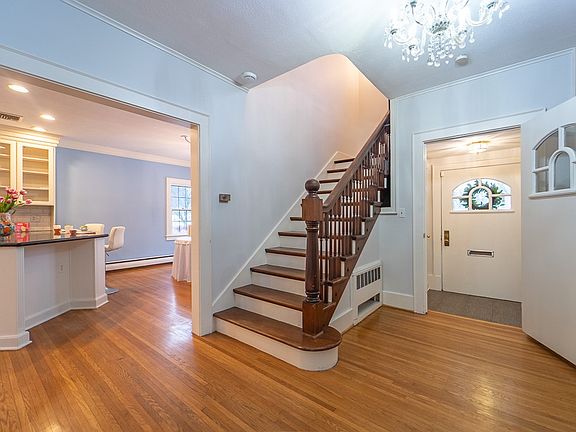 2nd image of 101 Thackery Rd