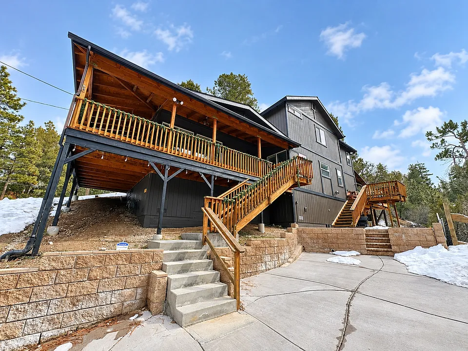 200 E Rainbow Blvd