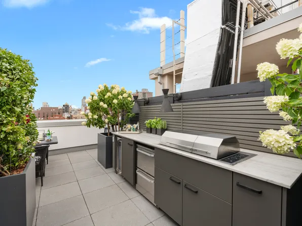 50 Clinton Street image 1 of 20