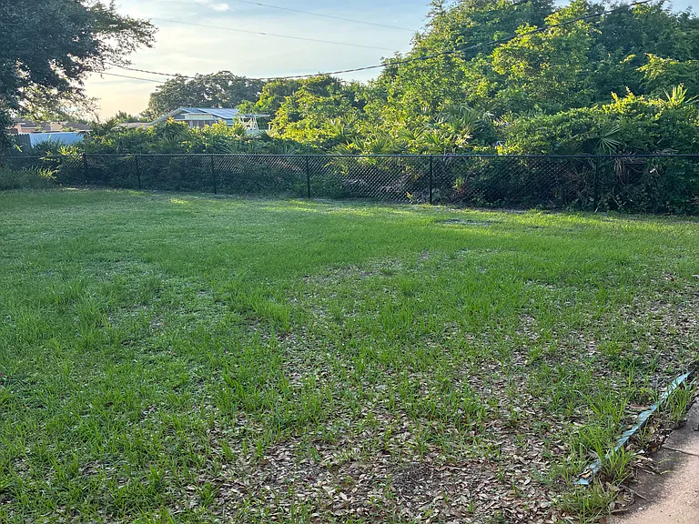 3287 Great Neck St — Photo 7