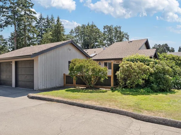 1184 Clarke Rd #4, Central Saanich, BC V8M 1K3