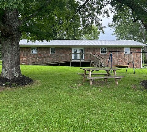 2nd image of 430 Anthony Rd