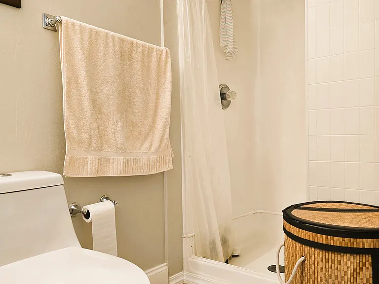 2nd bath with shower