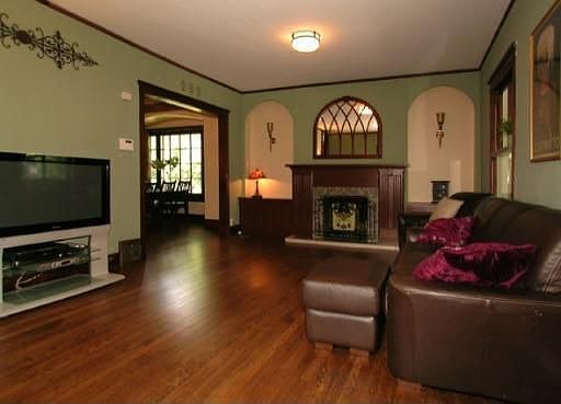 Living Rm,