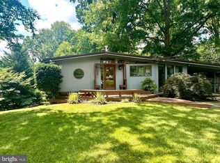 2926 Meadow Ln, Falls Church, VA 22042