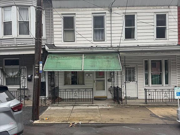 2nd image of 1218 E Centre St