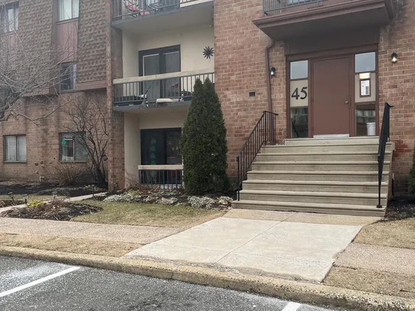 45301 Delaire Landing Rd #301, Philadelphia, PA 19114