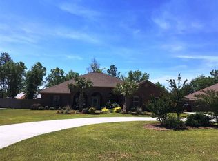 5727 Heatherton Rd, Milton, FL 32570