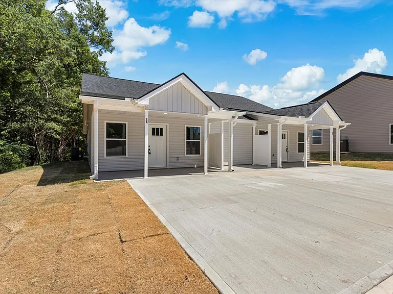 Arlington Townes Modern 3-Bedroom Townhomes in Greer, SC — Photo 27