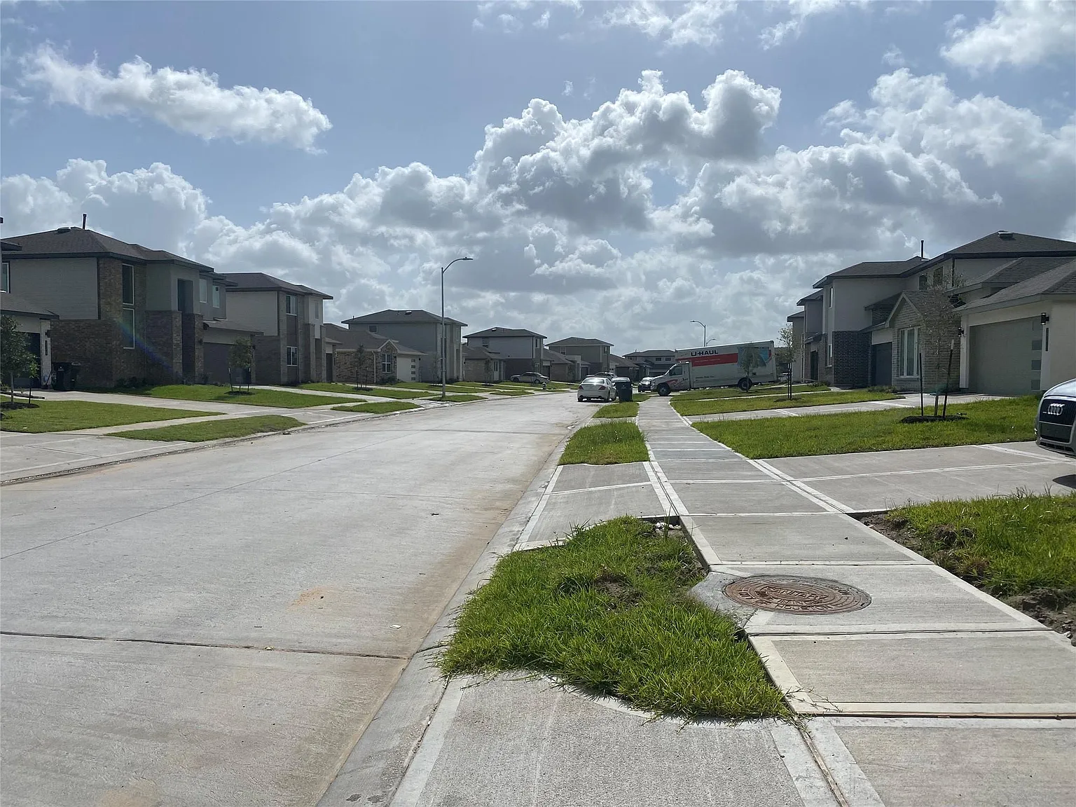 4 bed, 2.0 bath, 1798 sqft, $2,300 — Photo 2