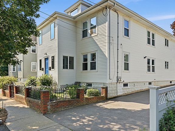 2nd image of 8-10 Fordham St #1