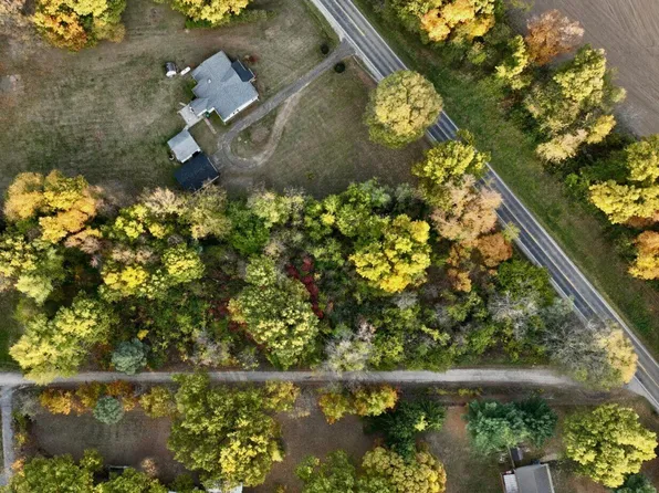 Riverside Dr, Constantine, MI 49042
