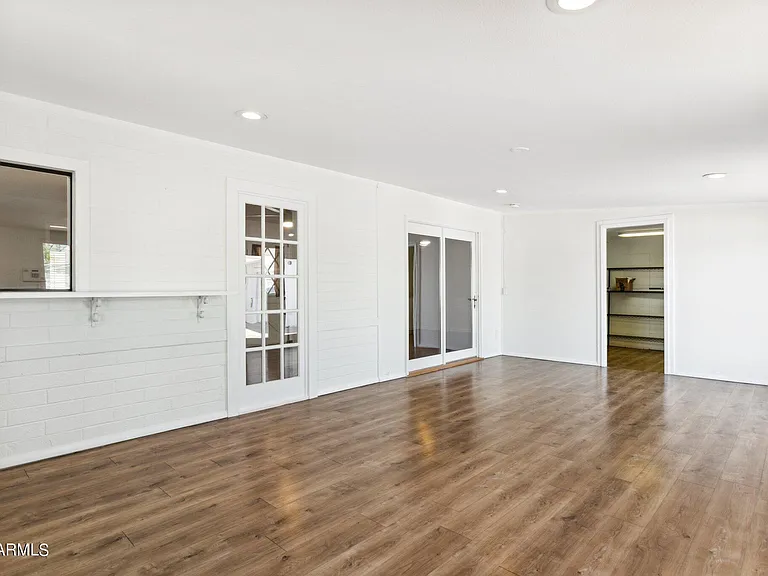 7344 E Polk St — Photo 11