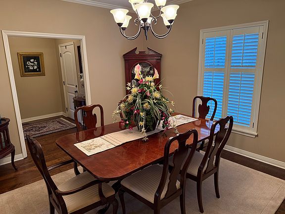 5th image of 107 Candlewick Rd