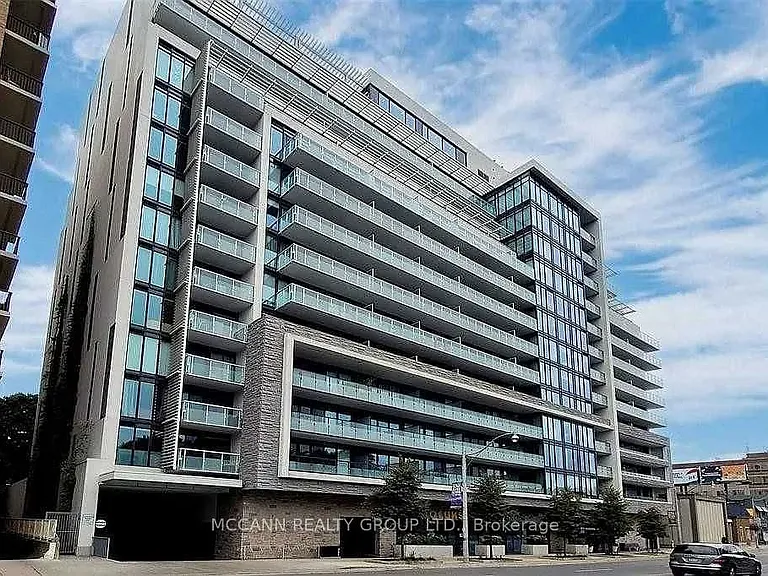 3018 Yonge St #UPH8 — Photo 1