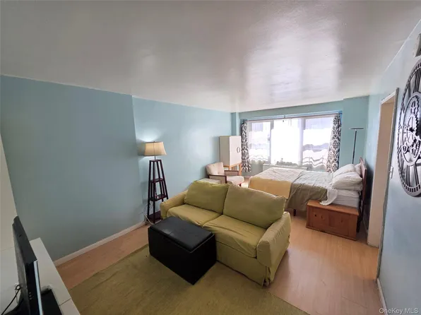 8515 Main Street #10S, Briarwood, NY 11435