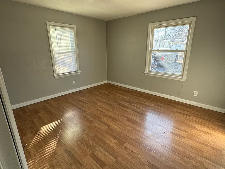 6222 Evergreen Blvd — Photo 7