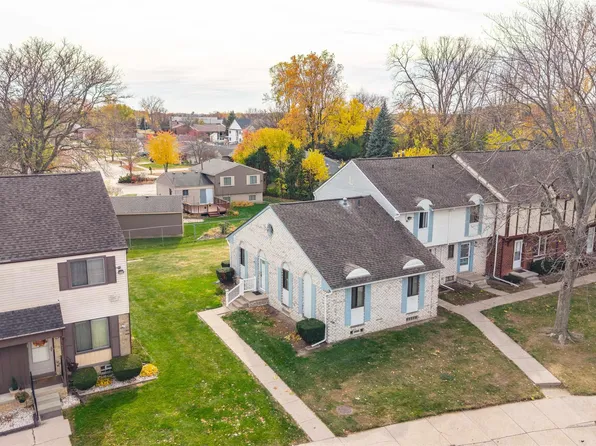 8338 Hickory Dr, Sterling Heights, MI 48312