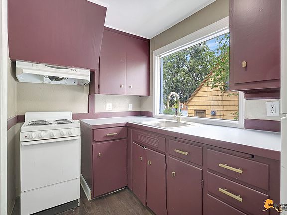 2nd image of 1335 Hyder St APT 6