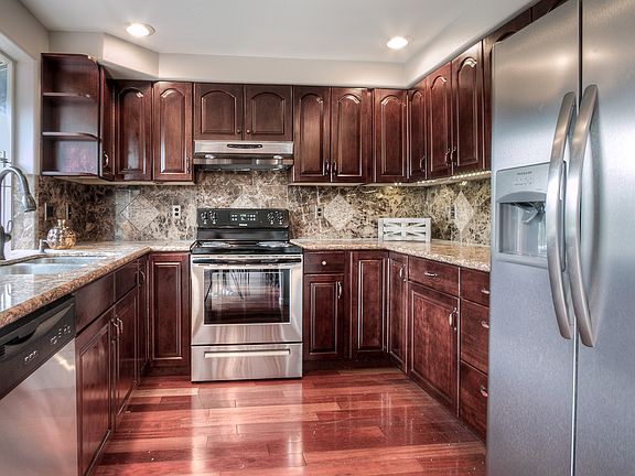 3rd image of 16525 Spruce Way