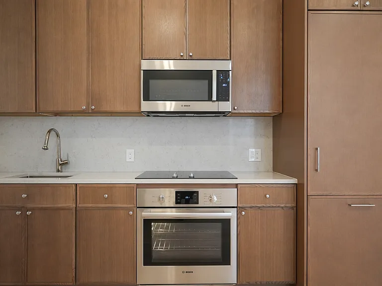 149 2nd Ave #3 — Photo 4