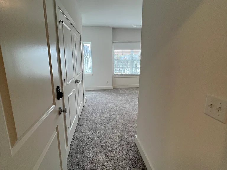 700 N Dupont Ave #312B — Photo 2