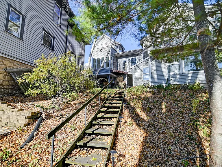 731-733 Jenifer St — Photo 16
