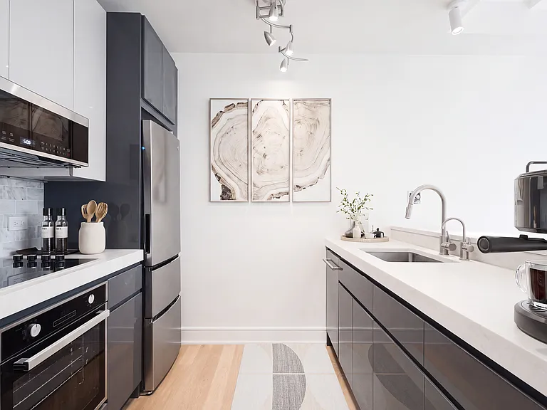 144 Waverly Pl #3 — Photo 6