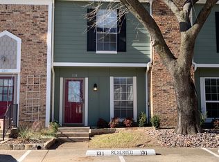 131 Surrey Ln, Euless, TX 76039
